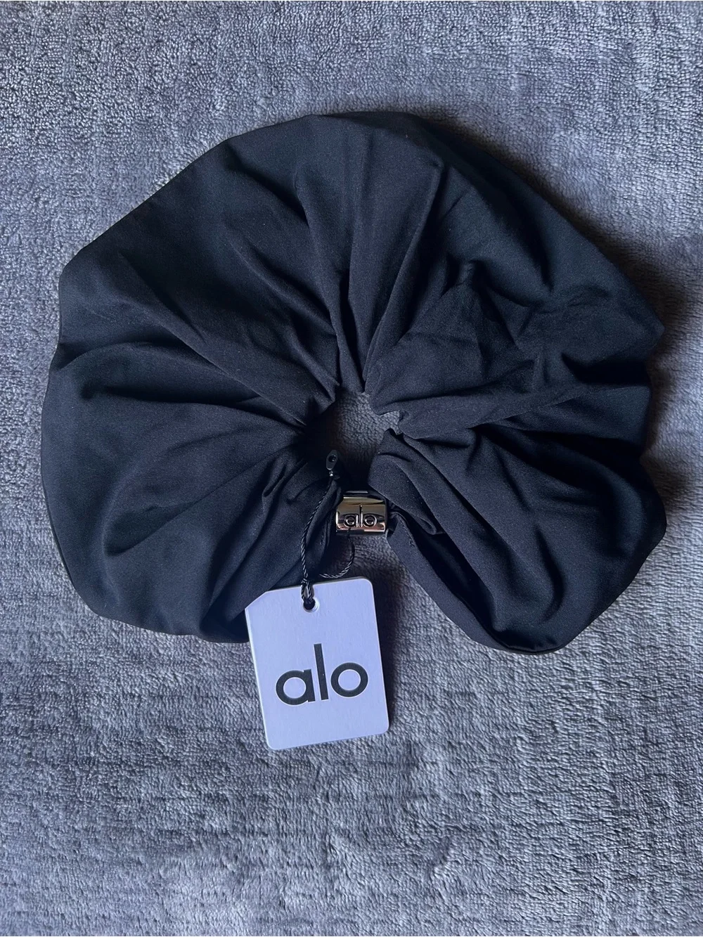 NEW Alo Yoga logo Bead It Oversized Scrunchie Black Athletic 90s Style Sport